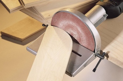 Круг абразивный шлифовальный на липучке Ø125 P180 (УПАКОВКА ПО 100ШТ) Круг абразивный шлифовальный на липучке Ø125 P180 (УПАКОВКА ПО 100ШТ)